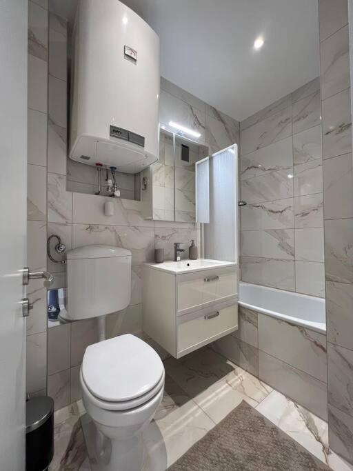 Neue Wohnung Neben Der Meduni Und Dem Lkh Graz Buitenkant foto